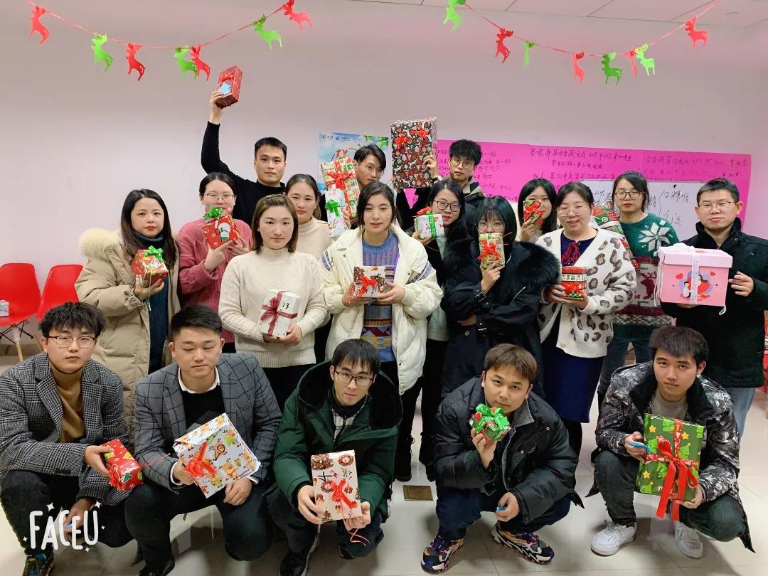 首佳祝大家新年快樂(lè)，佳節(jié)如意~